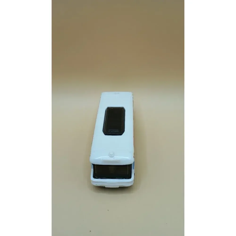 Van / Sports Car / Matchbox Swift Shuttle #H20